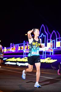 BIB: 41294
                            <button type="button" onclick="openModal(22866747)" class="btn btn-primary btn-sm float-right btn-popup" data-toggle="modal" data-target=".modal-high-quality">
                        <i class="fas fa-shopping-cart"></i> Add to Cart
                    </button>
                                            <button type="button" onclick="isThisMe(22866747, true)" class="btn btn-success btn-sm float-right btn-popup btn-isme hidden" data-toggle="tooltip" data-placement="bottom" title="นี่คือรูปของคุณใช่ไหม คลิกที่นี่เพื่อเอาเข้าอัลบั้ม">
                        <i class="fas fa-plus"></i> Add to album
                    </button>
                    <button type="button" onclick="isThisMe(22866747, false)" class="btn btn-warning btn-sm float-right btn-popup btn-isnotme hidden">
                        <i class="fas fa-ban"></i> Remove from album
                    </button>